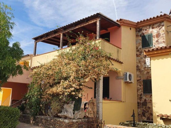 appartamento in vendita a Budoni in zona Limpiddu