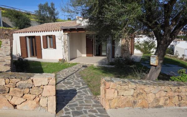 casa indipendente in vendita a Budoni in zona Baia Sant 'Anna