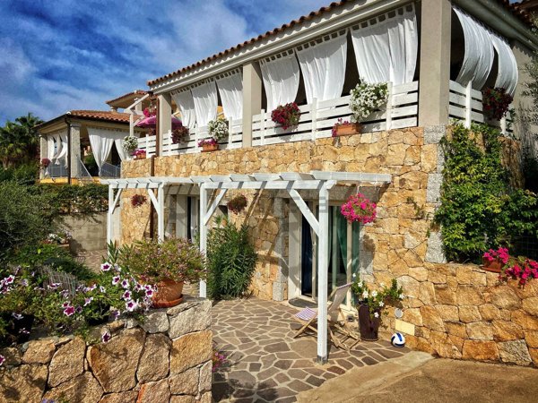 casa indipendente in vendita a Budoni