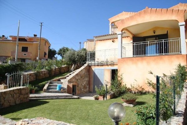 casa indipendente in vendita a Budoni