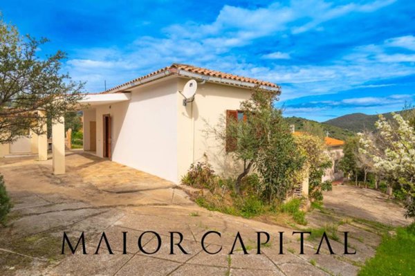casa indipendente in vendita a Budoni in zona Maiorca / Li Troni