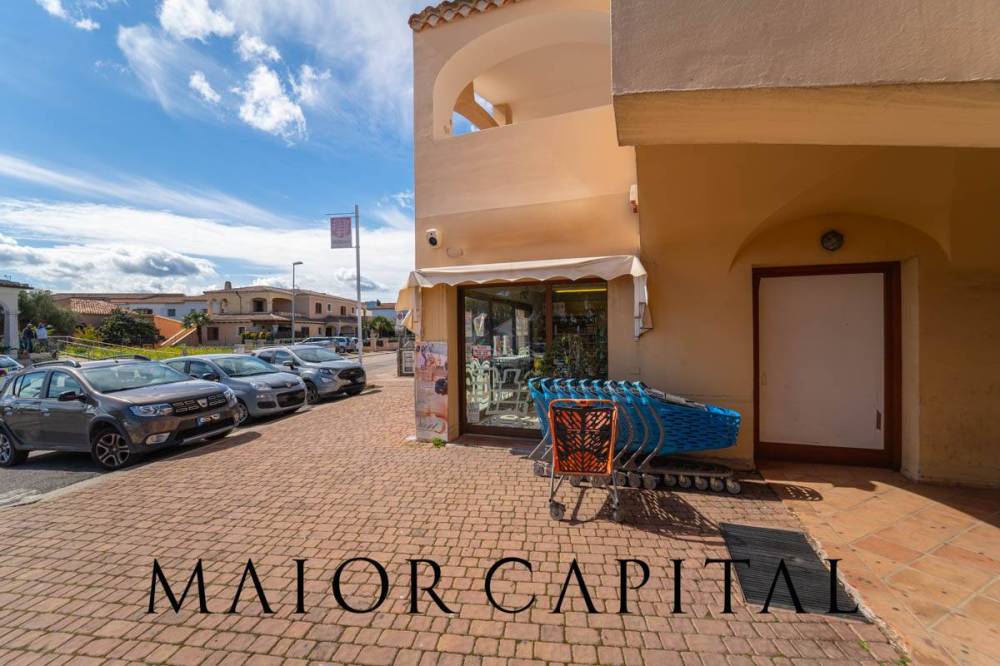 locale commerciale in vendita a Budoni in zona Budoni centro
