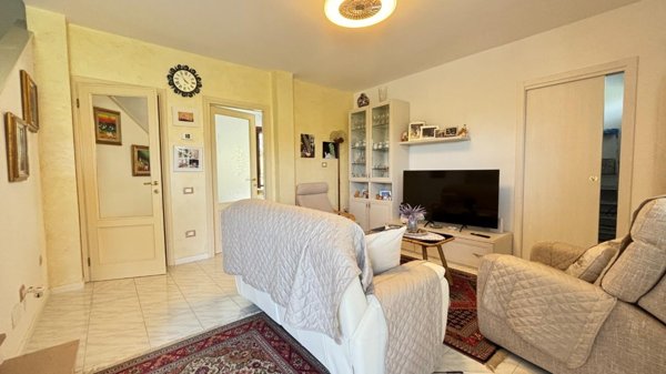 casa indipendente in vendita a Budoni in zona San Lorenzo