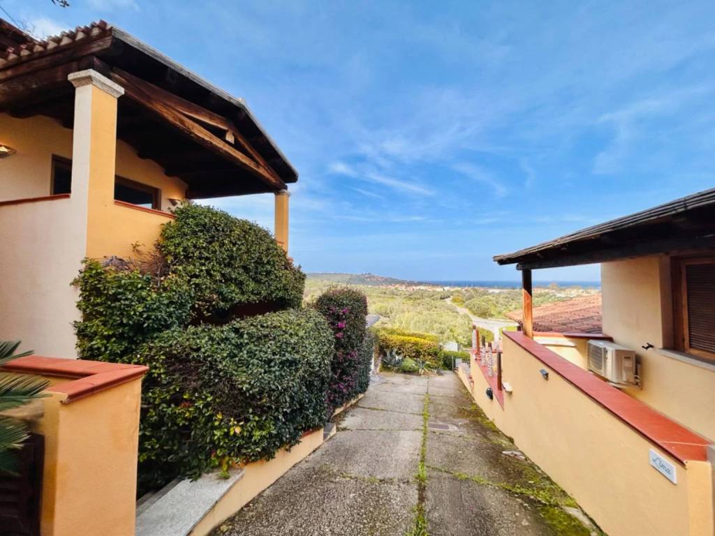 appartamento in vendita a Budoni in zona Ottiolu