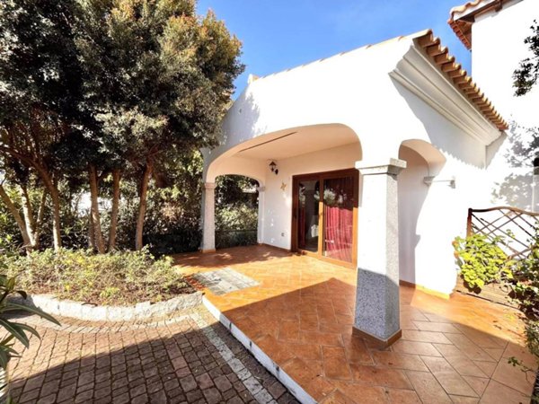 casa indipendente in vendita a Budoni