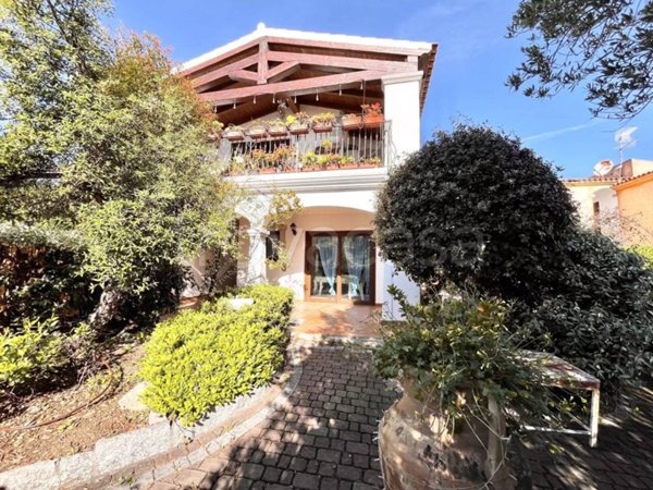 appartamento in vendita a Budoni in zona Budoni centro