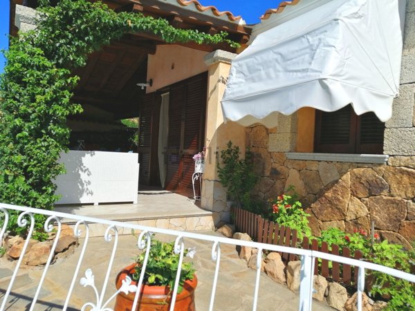 casa indipendente in vendita a Budoni