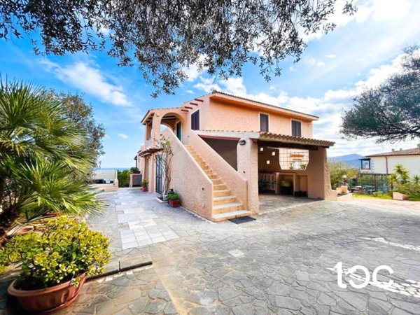 casa indipendente in vendita a Budoni in zona Agrustos