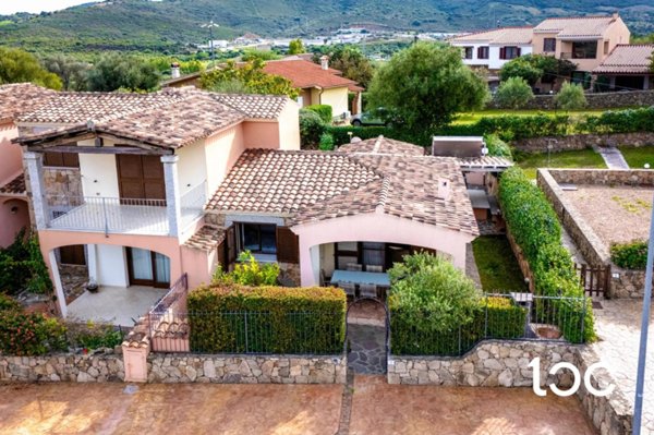 casa indipendente in vendita a Budoni in zona Maiorca / Li Troni