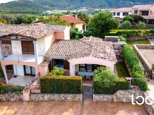 casa indipendente in vendita a Budoni in zona Maiorca / Li Troni