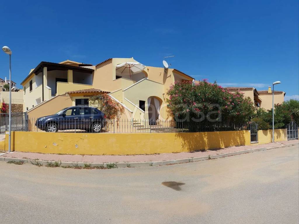 appartamento in vendita a Budoni in zona Agrustos