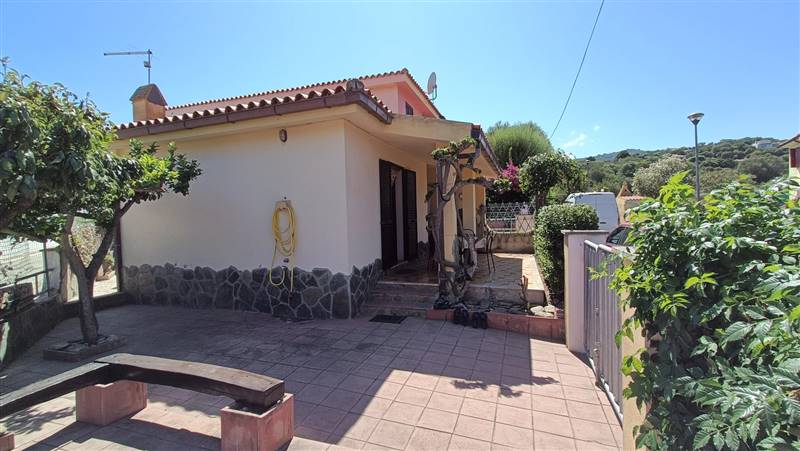 casa indipendente in vendita a Budoni in zona Ottiolu