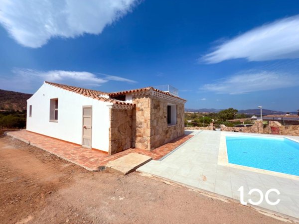 casa indipendente in vendita a Budoni in zona Baia Sant 'Anna