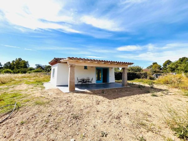 casa indipendente in vendita a Budoni in zona Ottiolu