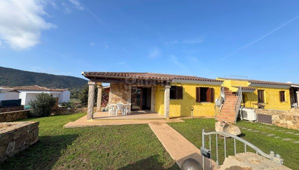 casa indipendente in vendita a Budoni in zona Baia Sant 'Anna