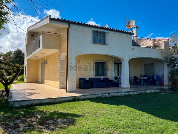 casa indipendente in vendita a Budoni in zona Agrustos