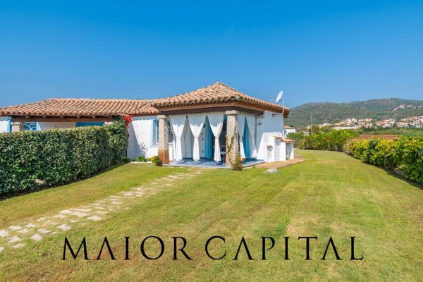 casa indipendente in vendita a Budoni in zona Agrustos