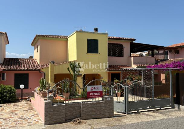 appartamento in vendita a Budoni in zona Agrustos