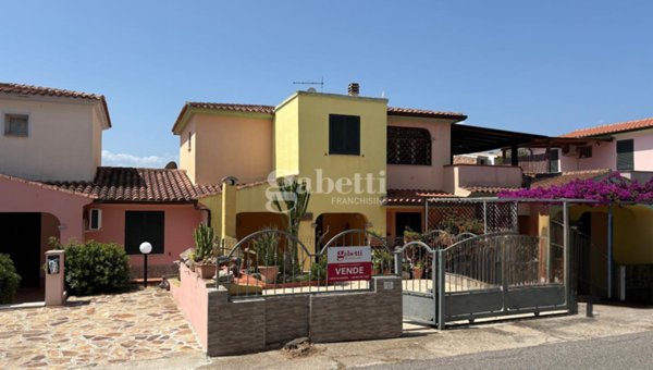 appartamento in vendita a Budoni in zona Agrustos