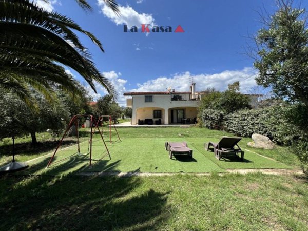 casa indipendente in vendita a Budoni in zona Agrustos