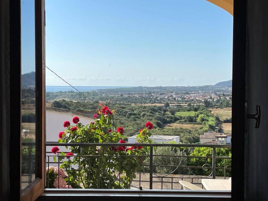 appartamento in vendita a Budoni in zona Malamorì