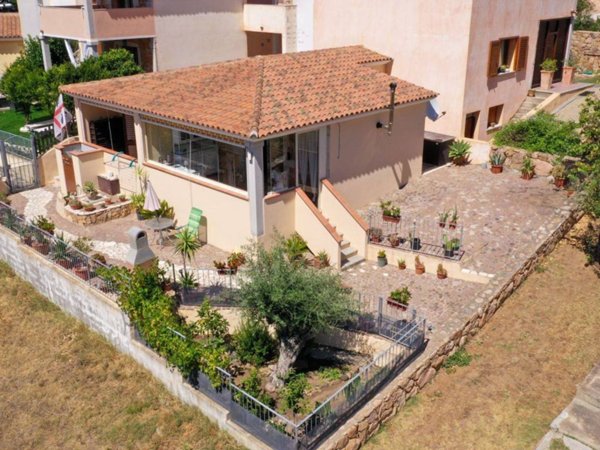 casa indipendente in vendita a Budoni in zona Tanaunella