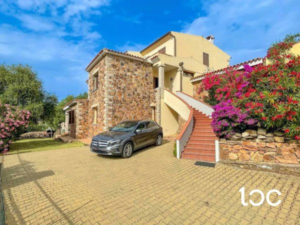 casa indipendente in vendita a Budoni in zona Tanaunella