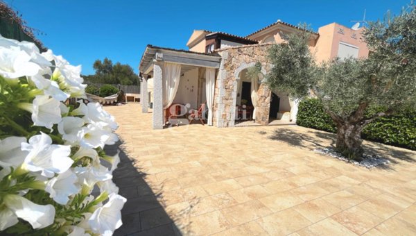 casa indipendente in vendita a Budoni in zona Ottiolu