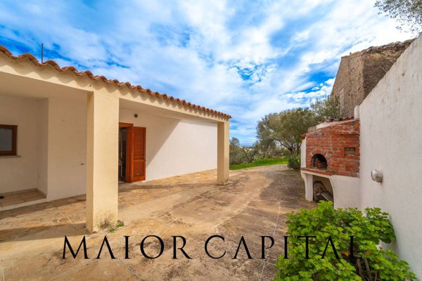 casa indipendente in vendita a Budoni in zona Maiorca / Li Troni