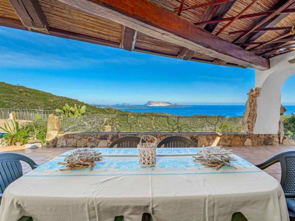 casa indipendente in vendita a Budoni in zona Agrustos