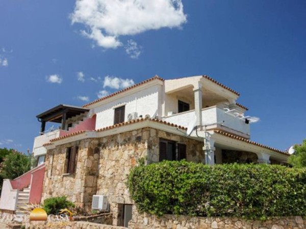 appartamento in vendita a Budoni in zona Limpiddu