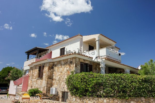 appartamento in vendita a Budoni in zona Limpiddu