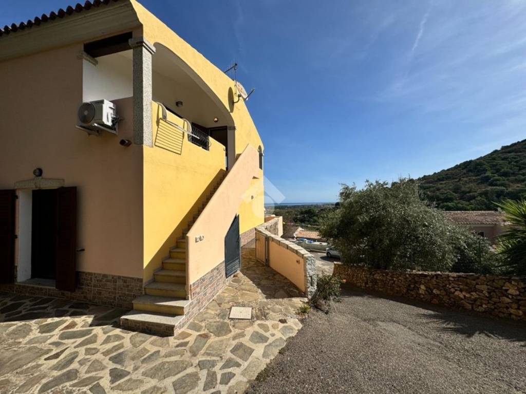 appartamento in vendita a Budoni in zona Baia Sant 'Anna