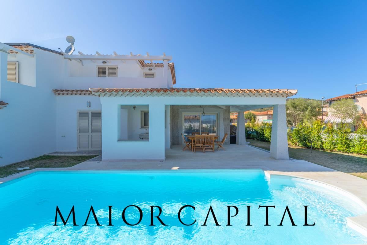 casa indipendente in vendita a Budoni in zona Limpiddu