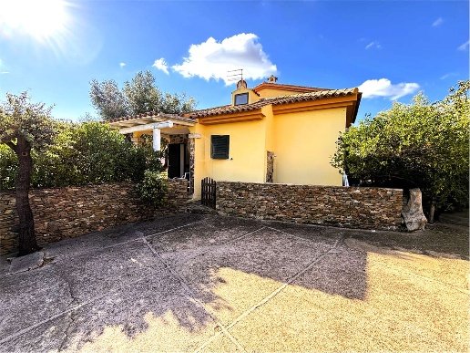 casa indipendente in vendita a Budoni in zona Limpiddu