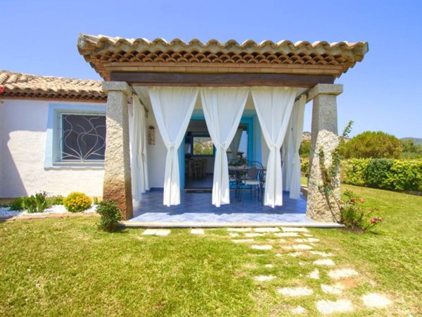 casa indipendente in vendita a Budoni in zona Agrustos