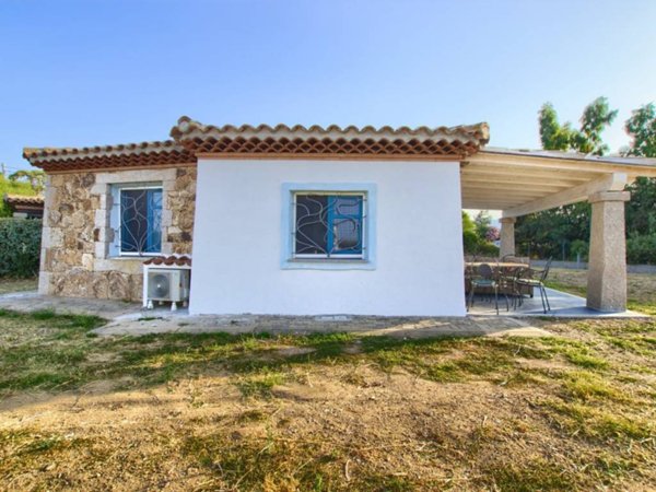 casa indipendente in vendita a Budoni in zona Agrustos