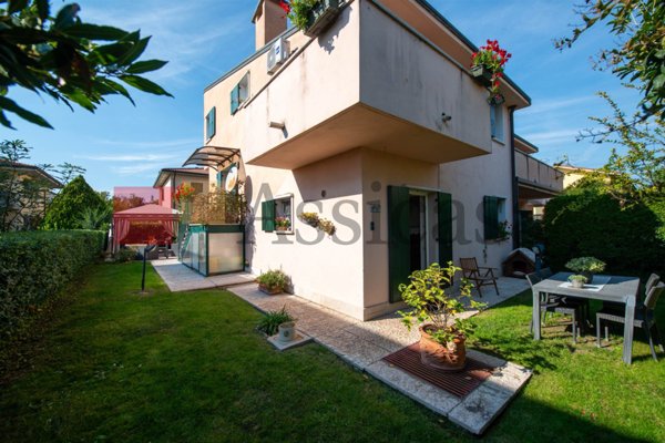 casa indipendente in vendita a Budoni in zona San Pietro