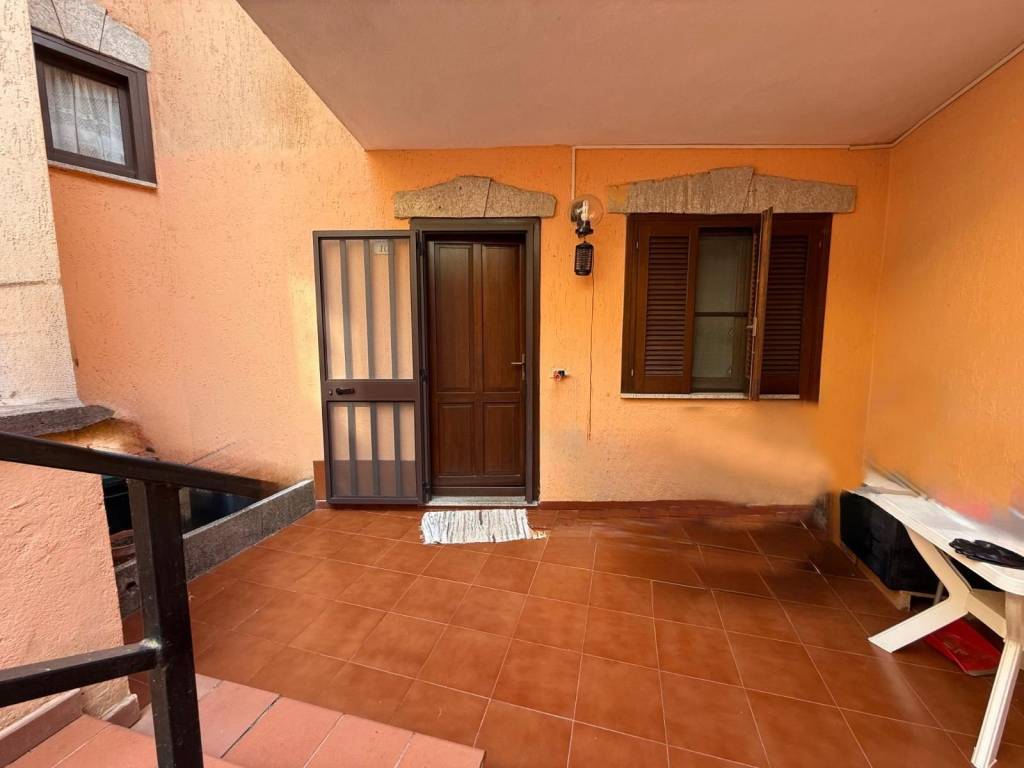 appartamento in vendita a Budoni in zona Malamorì