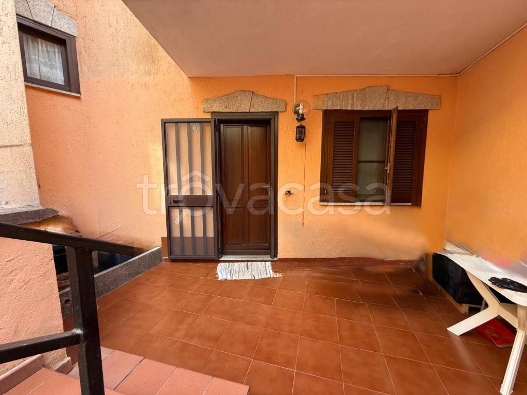 appartamento in vendita a Budoni in zona Malamorì