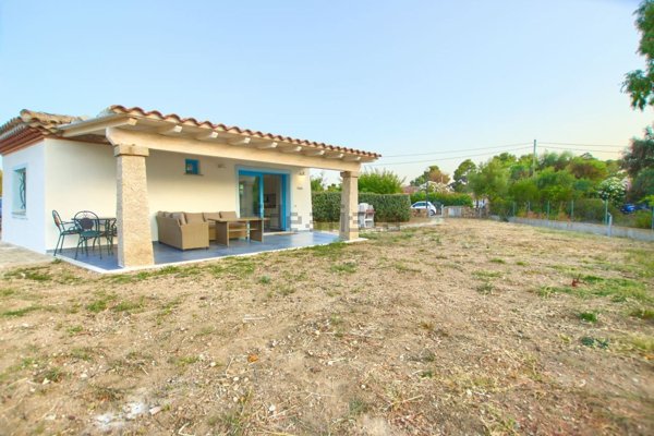 casa indipendente in vendita a Budoni in zona Agrustos