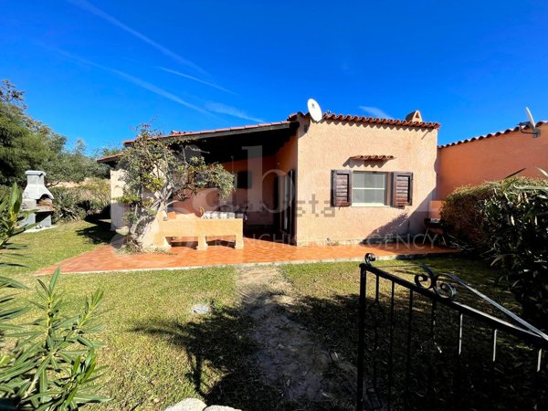 casa indipendente in vendita a Budoni