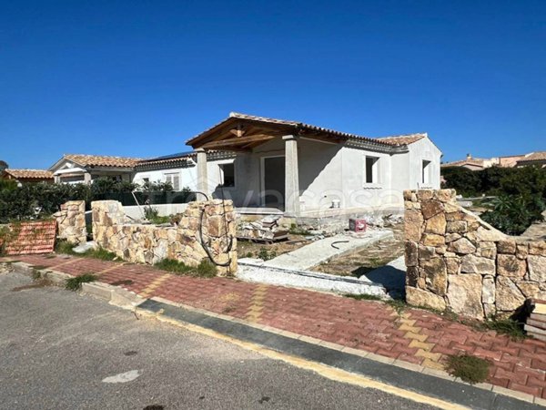 casa indipendente in vendita a Budoni in zona Baia Sant 'Anna