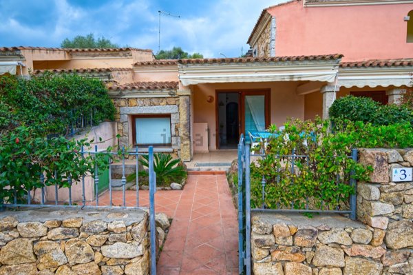 casa indipendente in vendita a Budoni in zona Agrustos