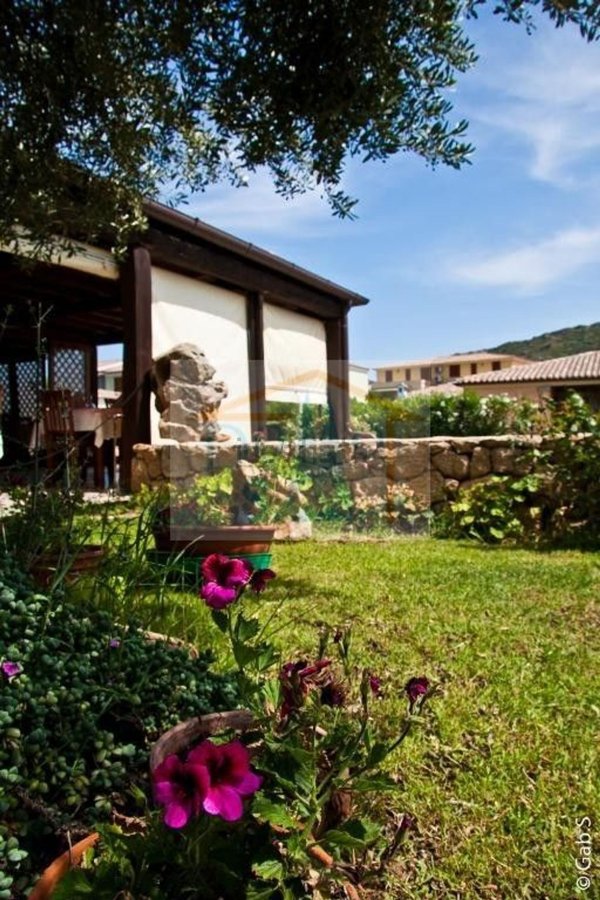 negozio in vendita a Budoni in zona Tanaunella