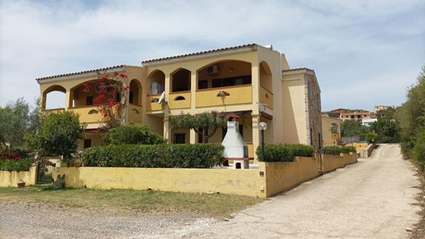 appartamento in vendita a Budoni in zona Malamorì