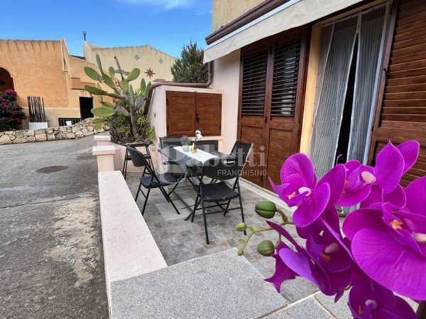 appartamento in vendita a Budoni in zona Muriscuvò