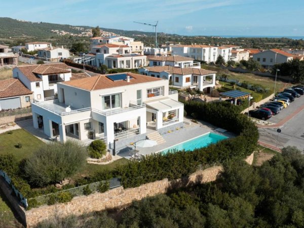 casa indipendente in vendita a Budoni in zona Budoni centro