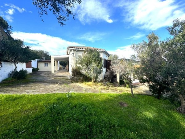 casa indipendente in vendita a Budoni in zona Maiorca / Li Troni