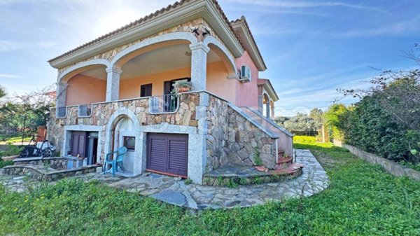 casa indipendente in vendita a Budoni